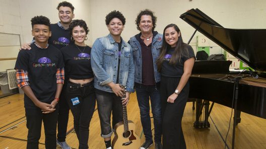 Colombian singer Carlos Vives hosts a mentoring session with nonprofit organization Garden of Dreams Foundation